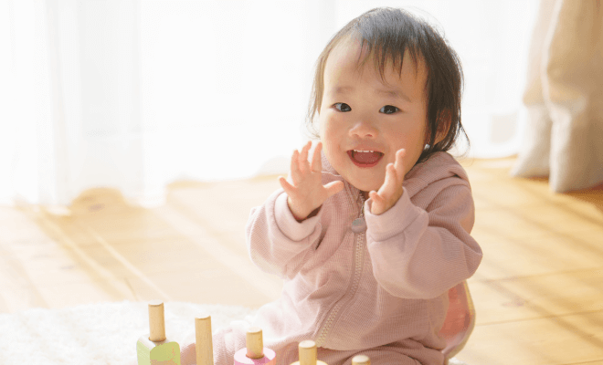 笑顔の子どもの画像